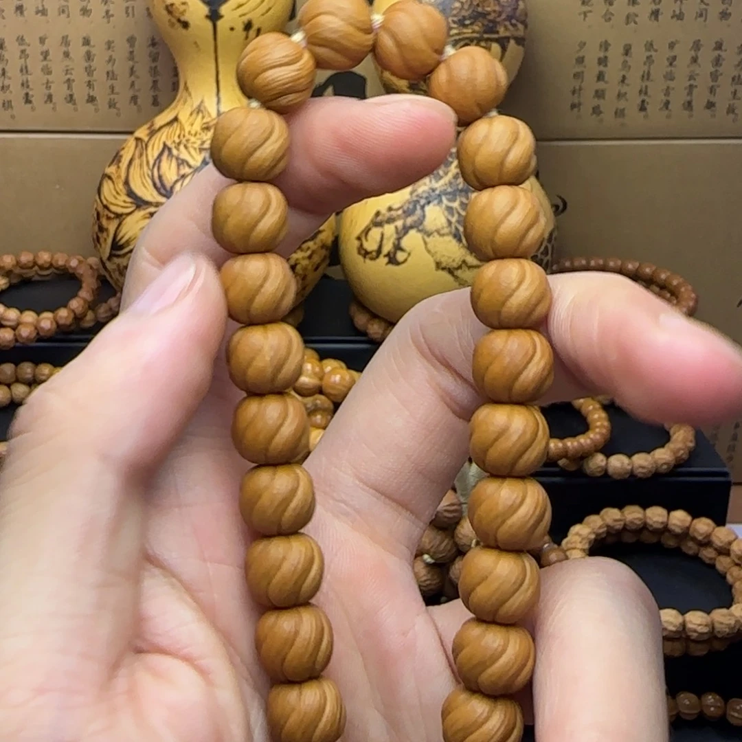 猴头核桃吊坠麻花