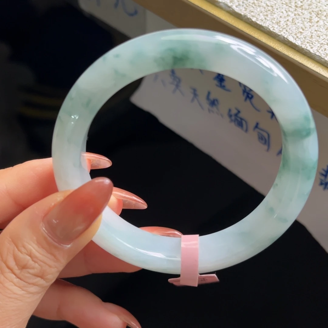 翡翠未镶嵌手镯手镯