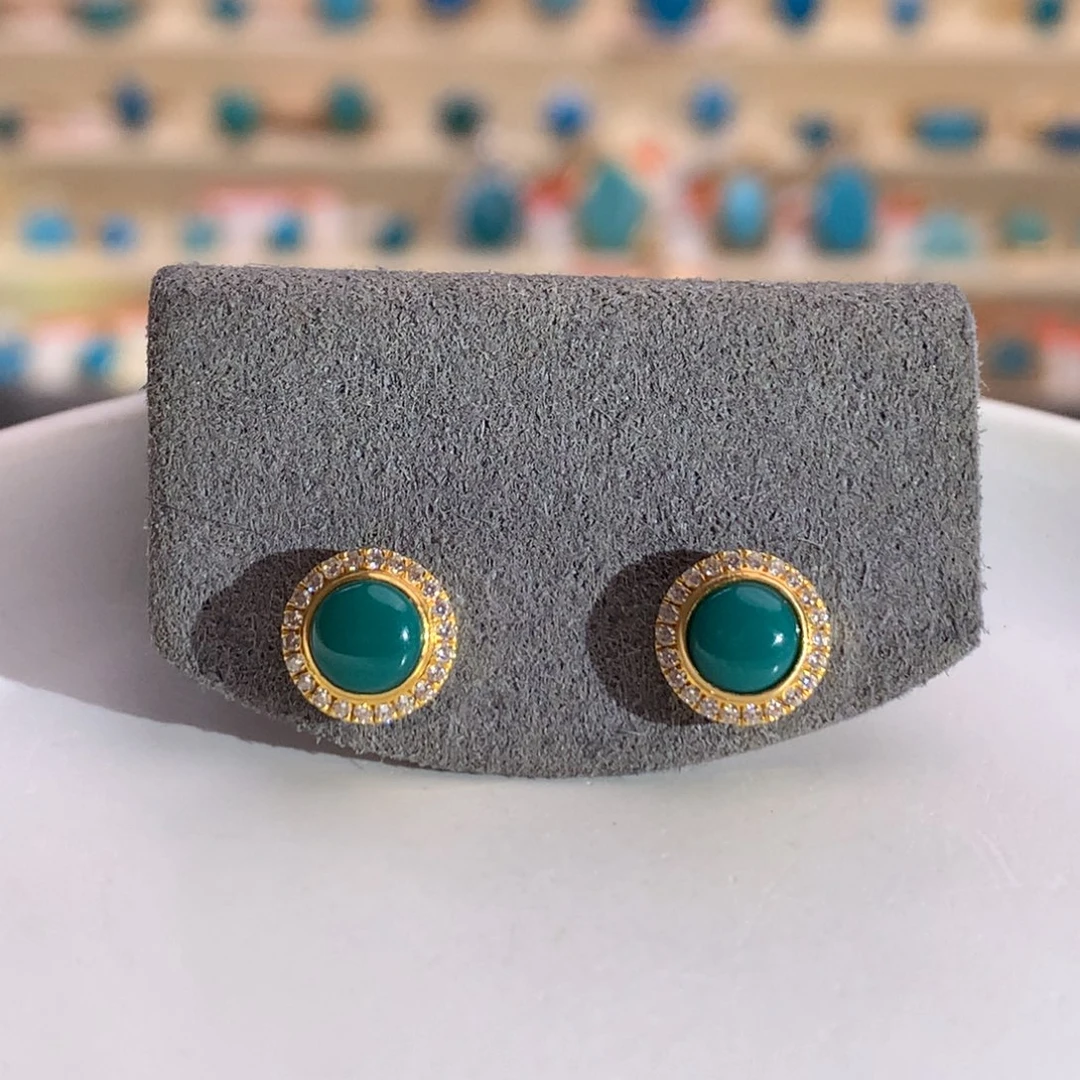 18K金镶嵌绿松石玉化绿耳钉