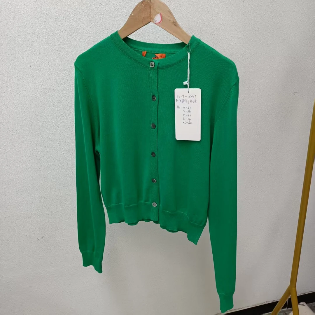 唯琳剪标   5仓D2-9-3847款   绿色针织圆领开衫毛衣