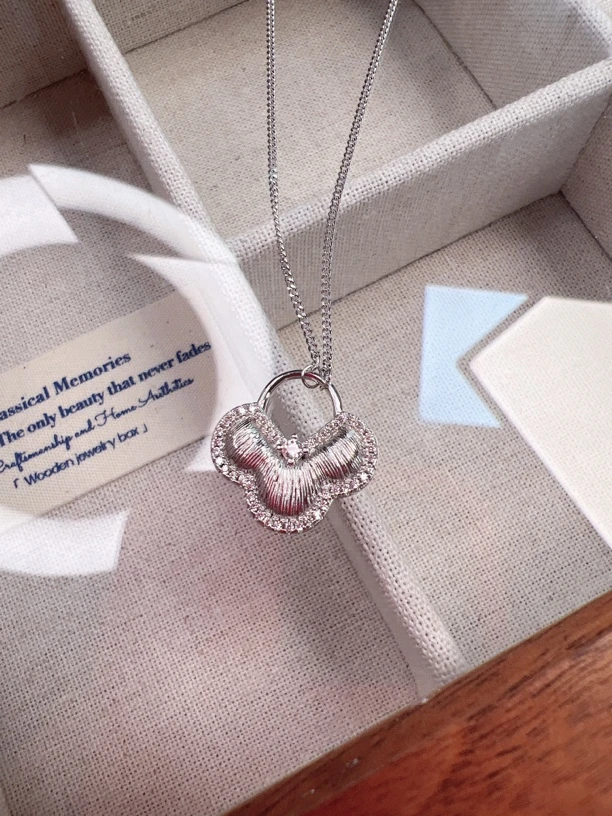 坠链均925银合成锆石 精工厂时尚轻奢高级电白合成锆石银项链