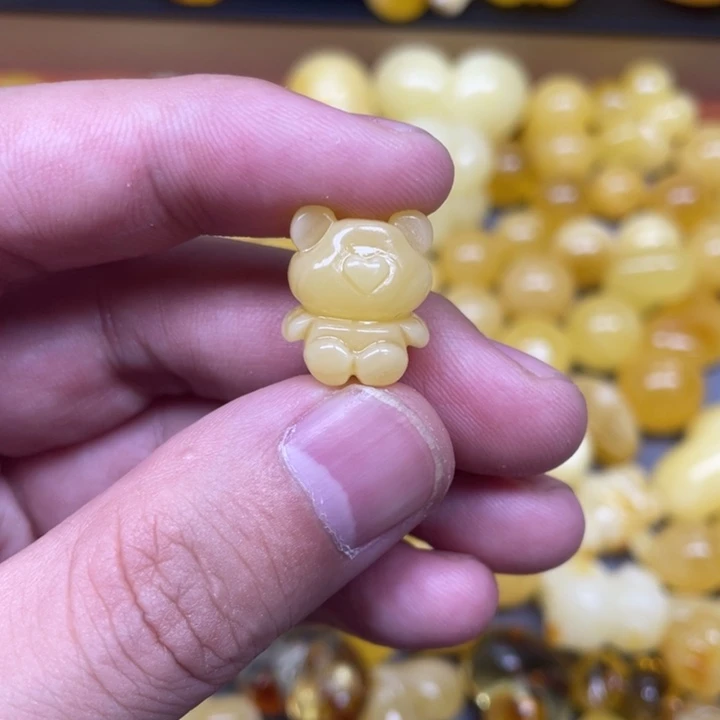 蜜蜡未镶嵌珠宝奇石