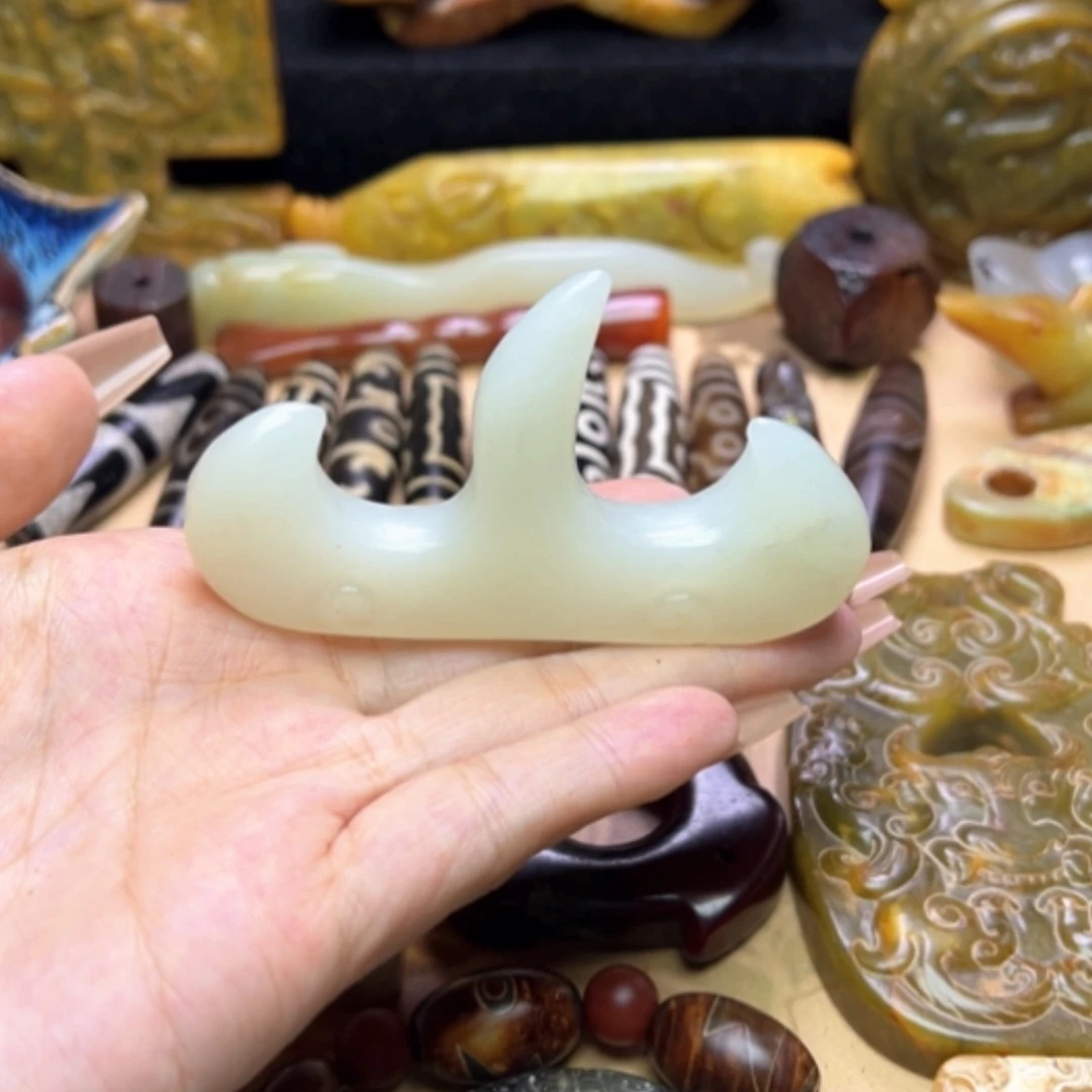 【闪购商品】蛇纹石玉未镶嵌颈饰