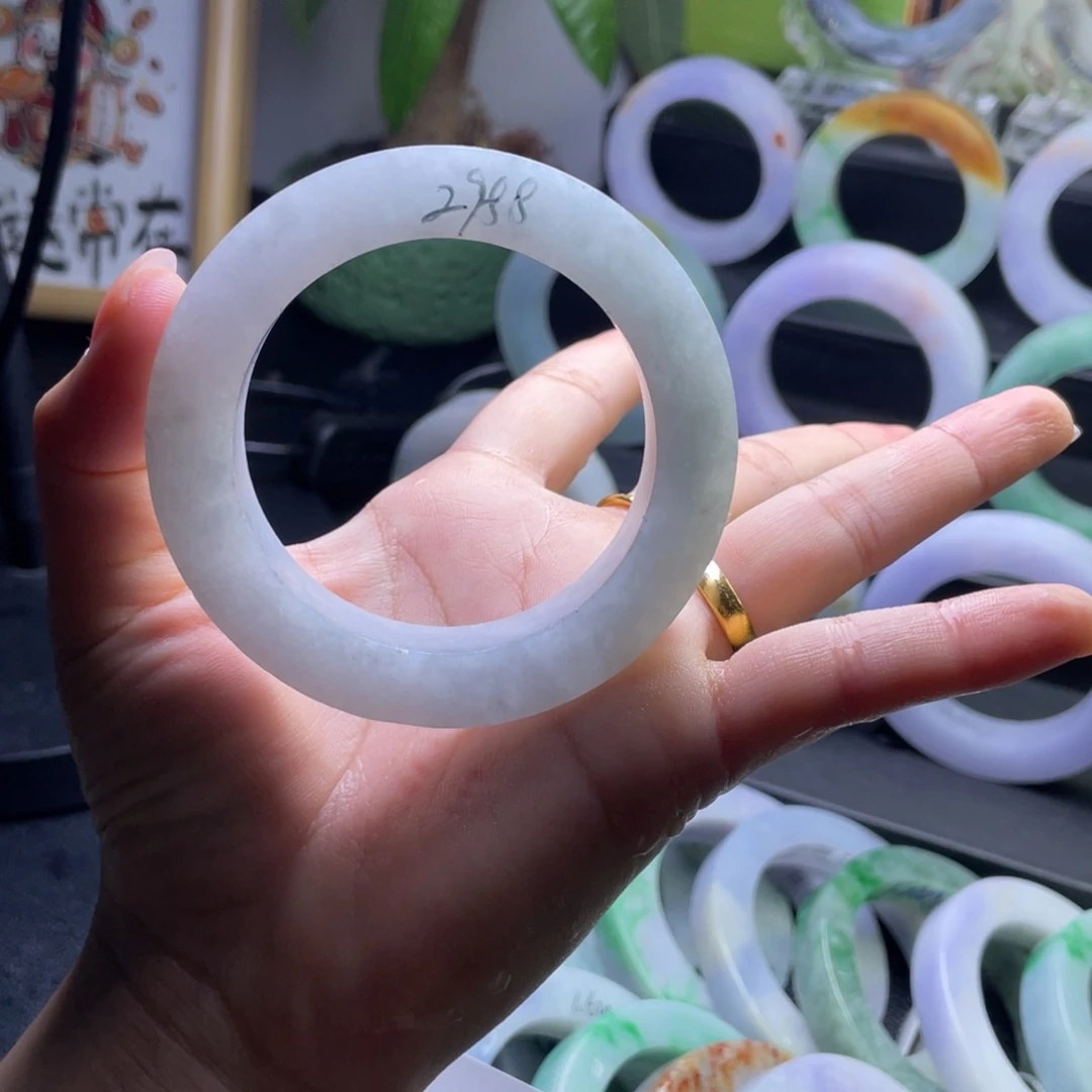 定制翡翠未镶嵌翡翠手镯