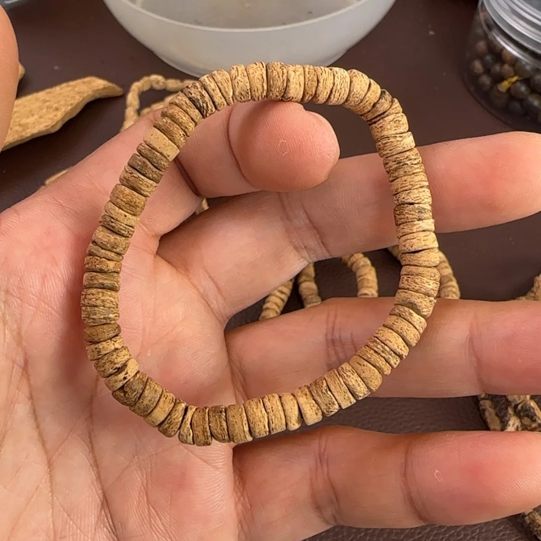 张***7手串沉香斯里兰卡土沉2.7克