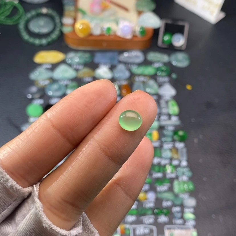 【闪购商品】翡翠挂件未镶嵌蛋