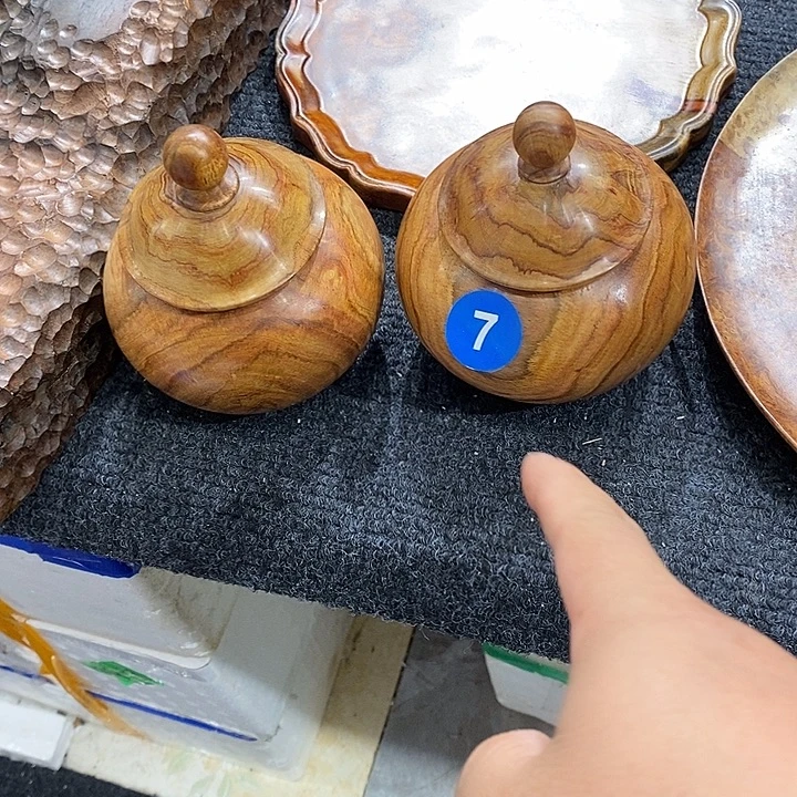 C***T黄花梨茶叶罐两个漂亮