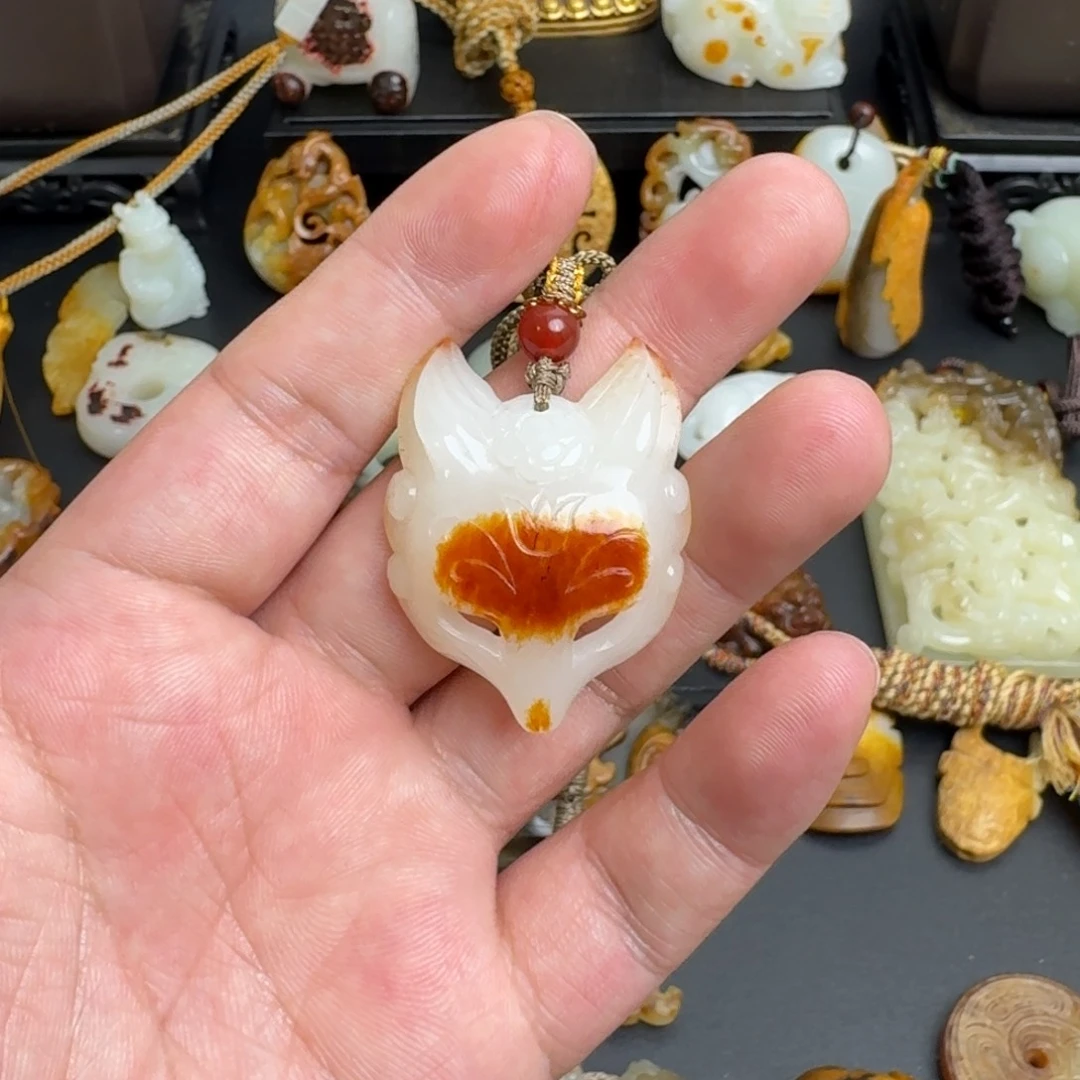 y***1和田玉（糖玉）未镶嵌颈饰