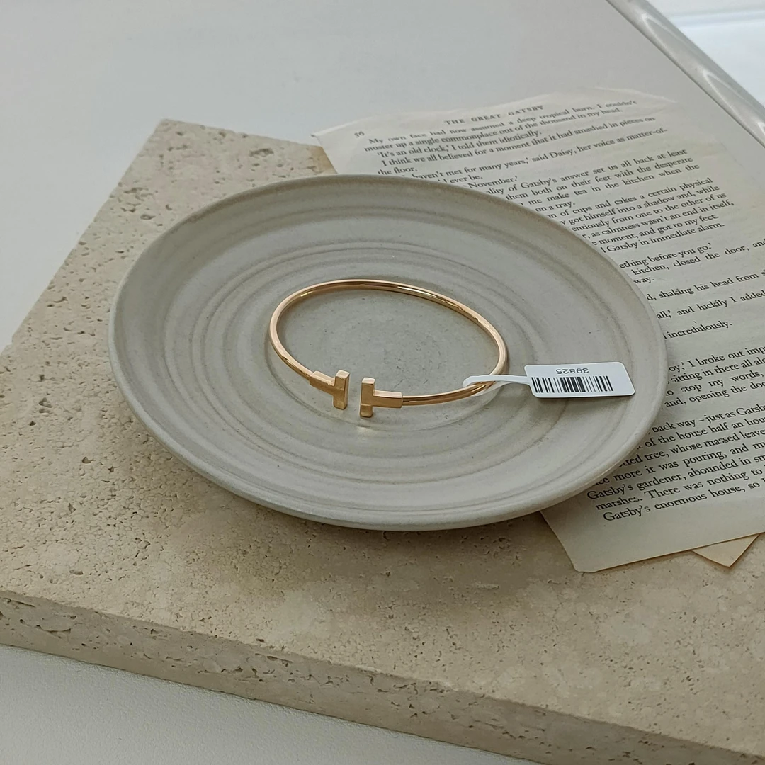 95新 Tiffany & Co./蒂芙尼 Azul - 18k黄金T系列开口手镯 39825