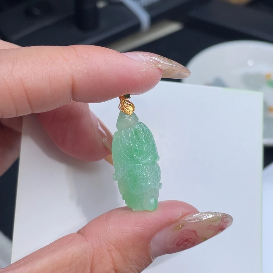 翡翠未镶嵌颈饰白菜