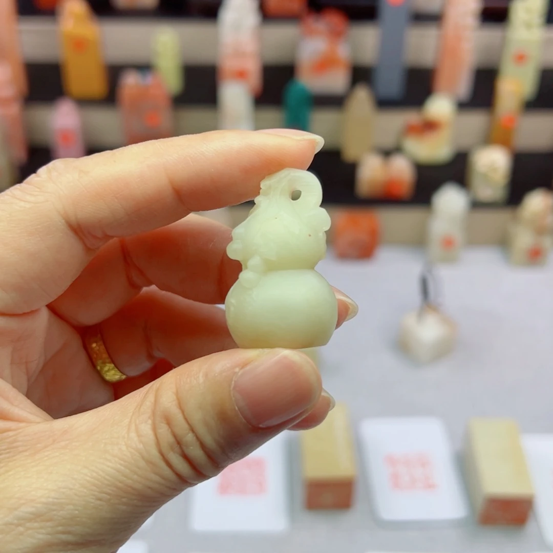 寿山石印石尉*1.7圆刻3字