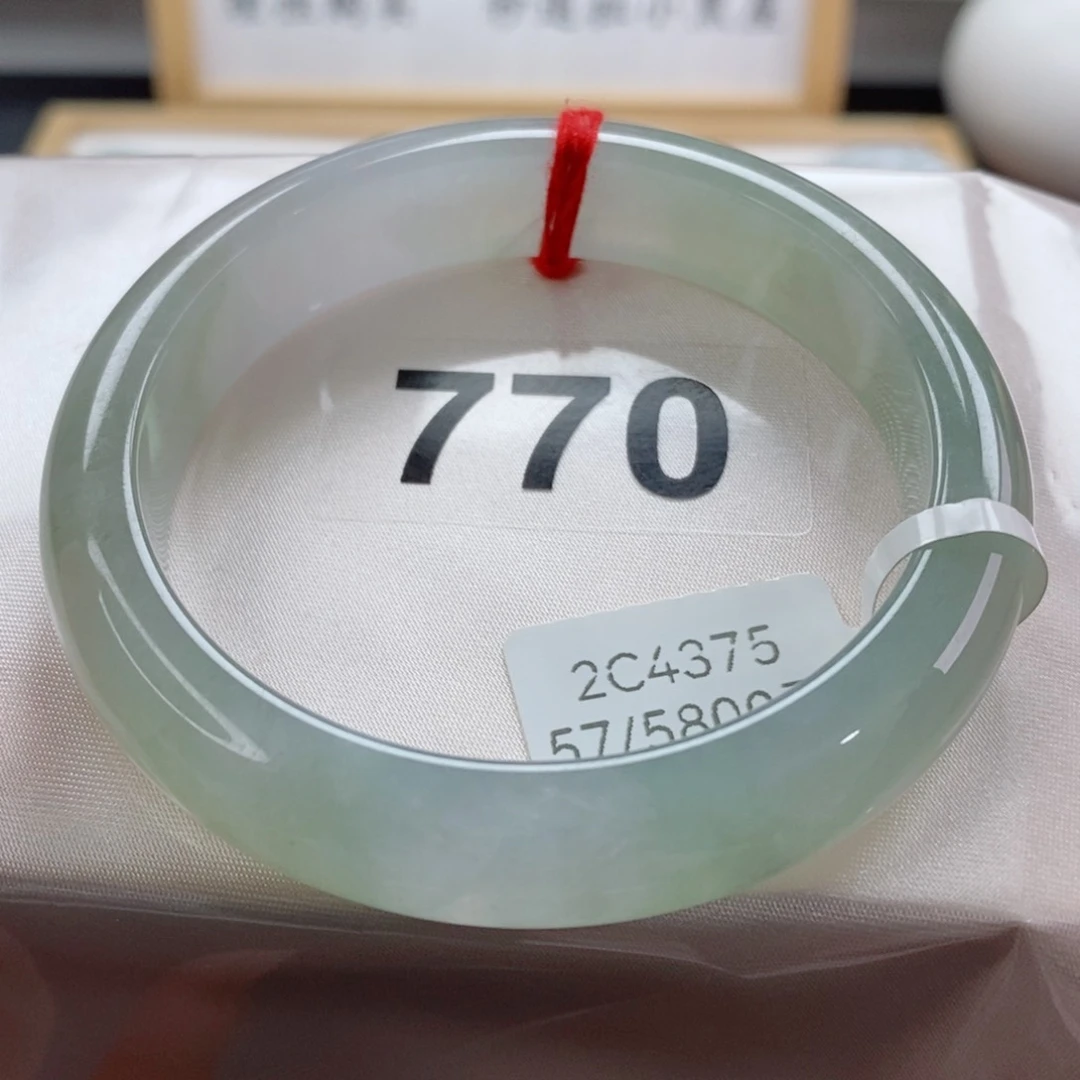 翡翠手镯未镶嵌天然A货翡翠手镯