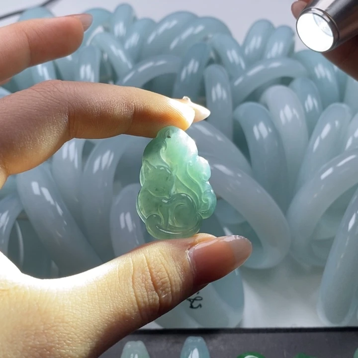 翡翠未镶嵌吊坠(不含链)翡翠
