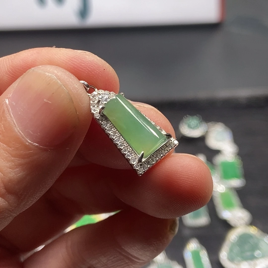 翡翠银S925镶嵌颈饰