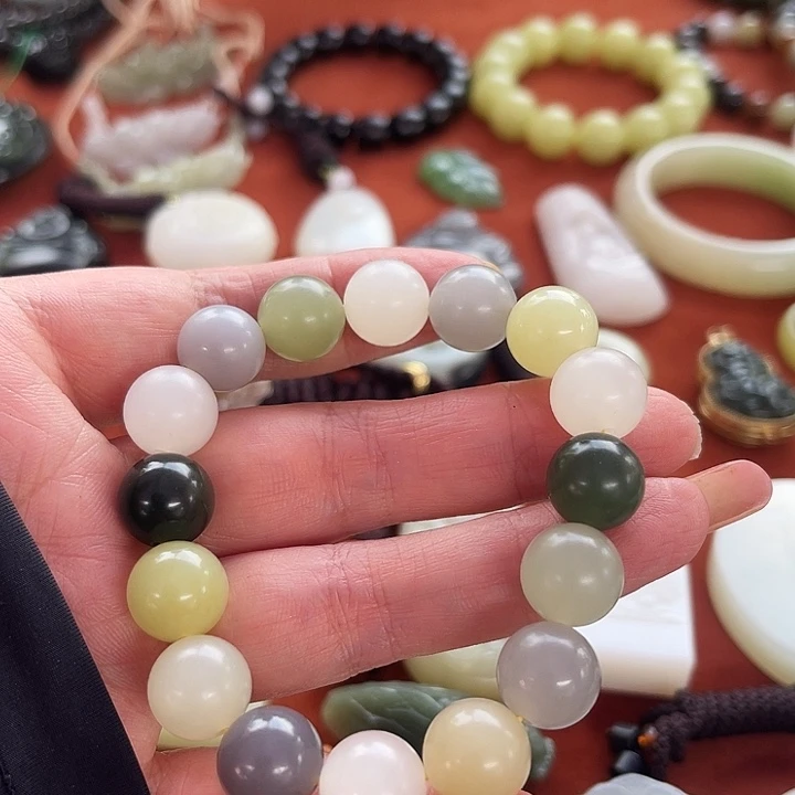 惜***和田玉未镶嵌颈饰