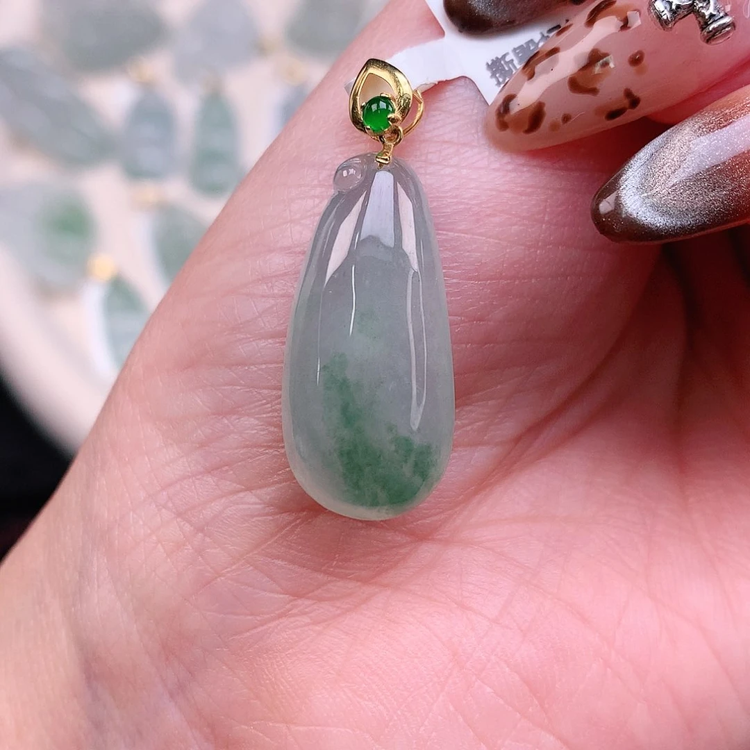 翡翠颈饰18K金镶嵌飘花瓜32.6、26、12.5、7