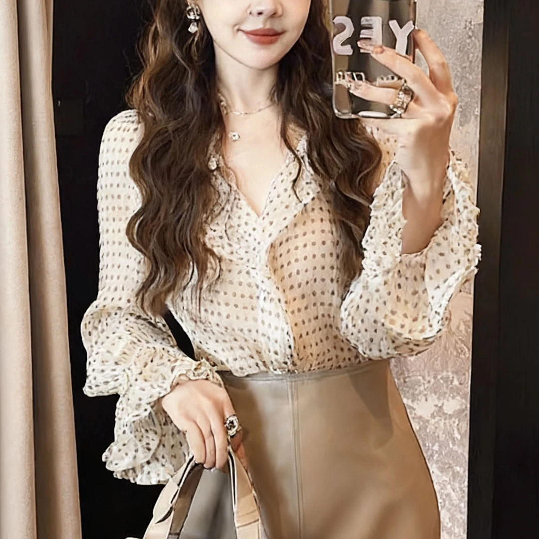 秋季新款波点装饰优雅宽松大码上衣女2025法式宽松显瘦韩系衬衫女