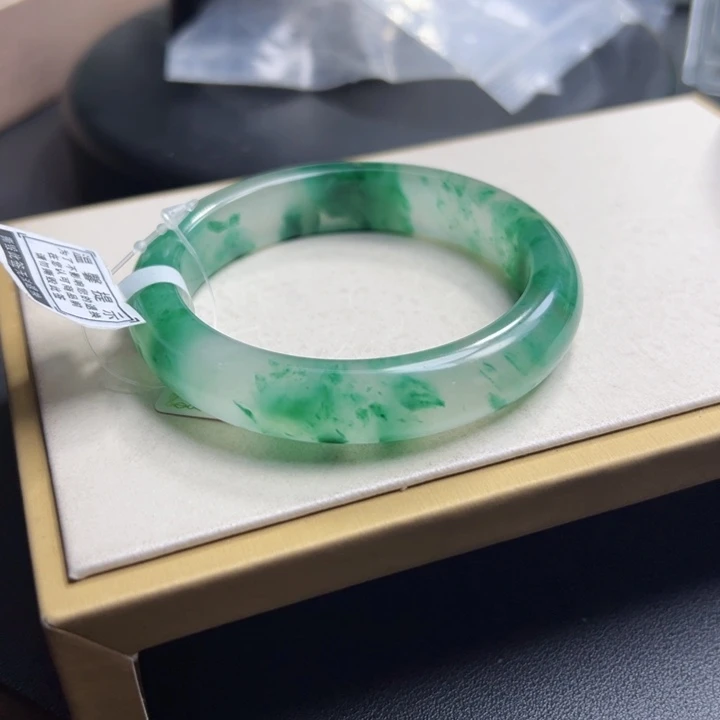 石英质玉手镯未镶嵌58.59