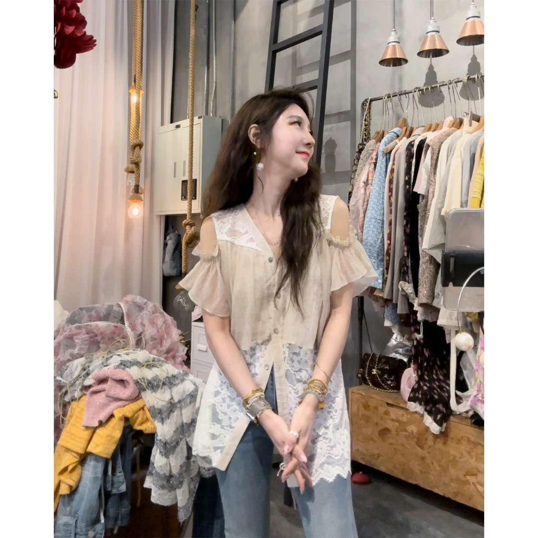 S50414953素拉那里 定制款法式欧若风蕾丝拼接露肩亮丝荷叶边衬衫