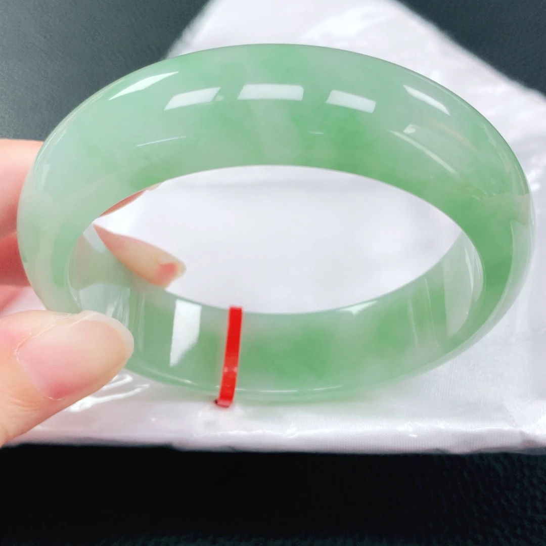 翡翠未镶嵌手镯57圈
