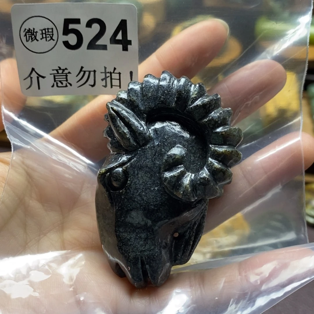 未镶嵌岫岩河磨玉（透闪石质玉）把件