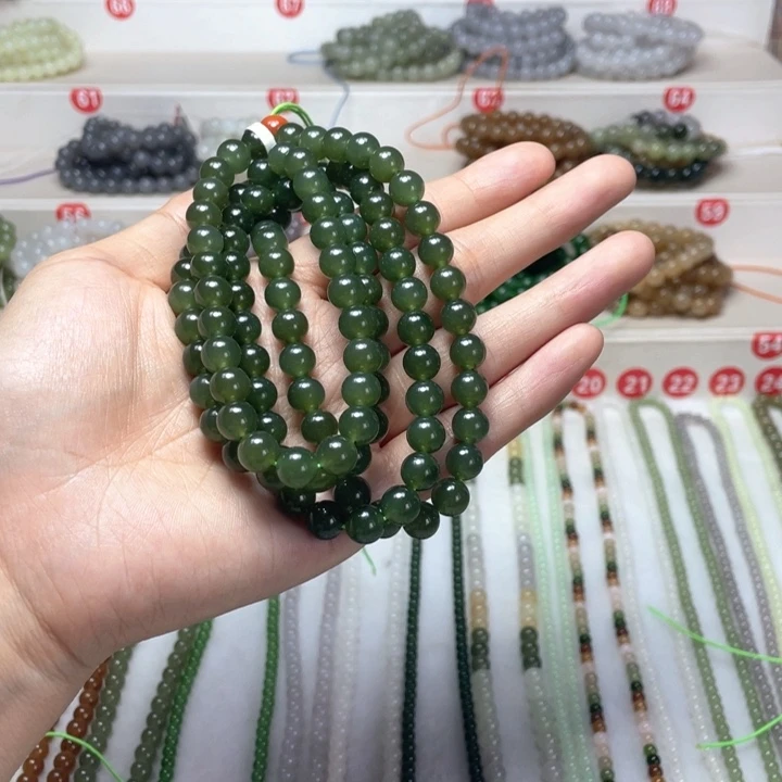 和田玉未镶嵌颈饰萝**嗦8m m