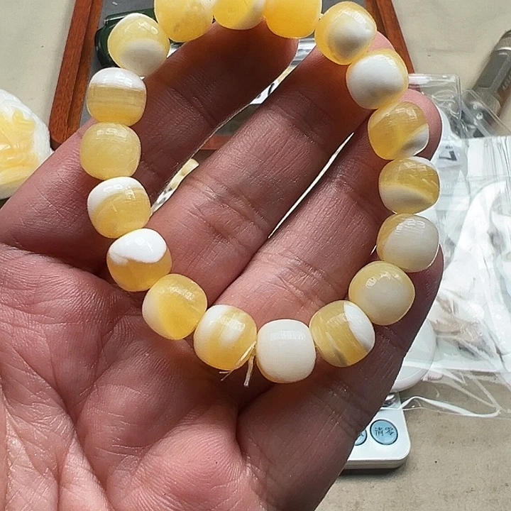 白玉菩提吊坠黄色2699