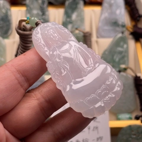 颈饰未镶嵌翡翠观音