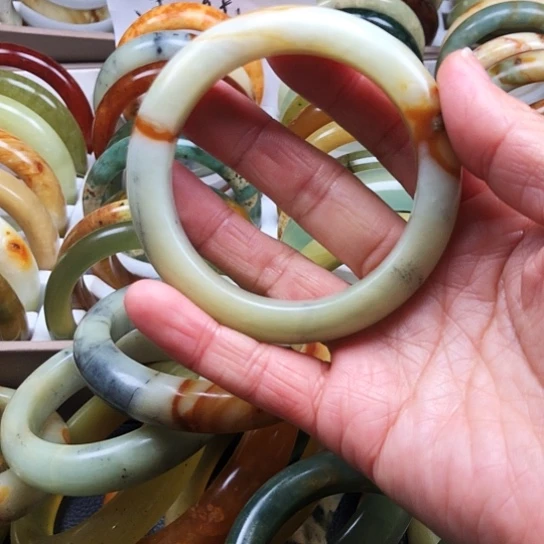 蛇纹石玉手镯未镶嵌暖