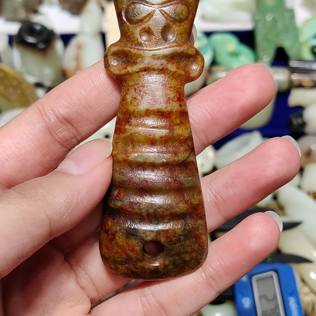 透闪石质玉未镶嵌颈饰