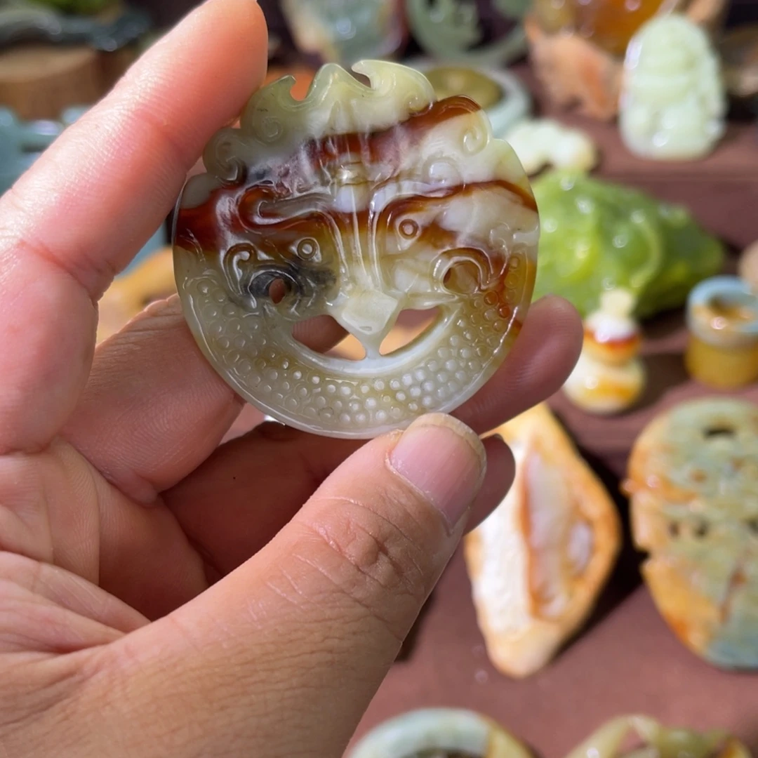 未镶嵌蛇纹石玉颈饰
