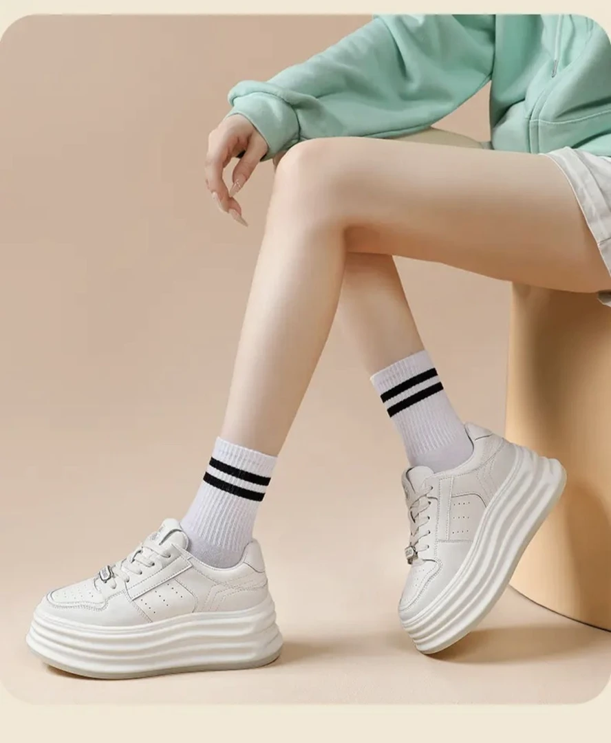 88026 真皮小白鞋女2025新款百搭厚底增高显脚小运动休闲鞋