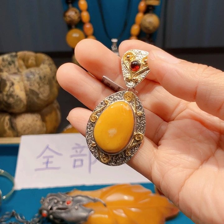 琥珀颈饰未镶嵌波兰设计款琥珀蜜蜡