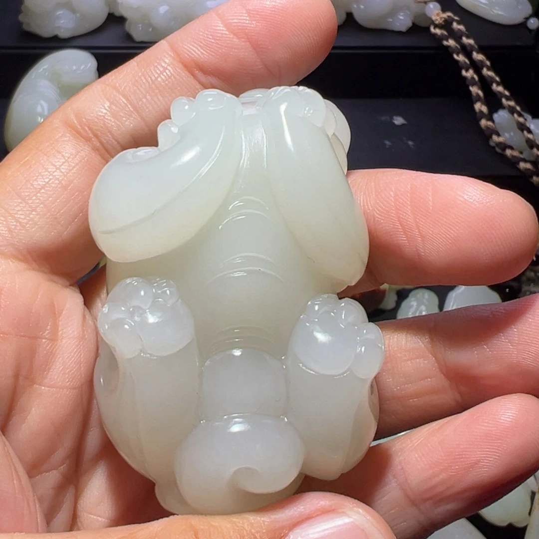 释***然和田玉未镶嵌颈饰