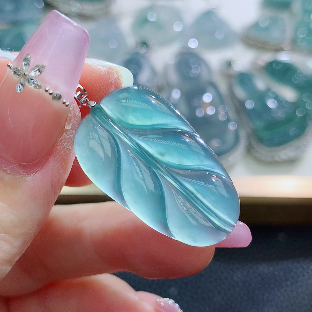 翡翠挂件18K金镶嵌翡翠