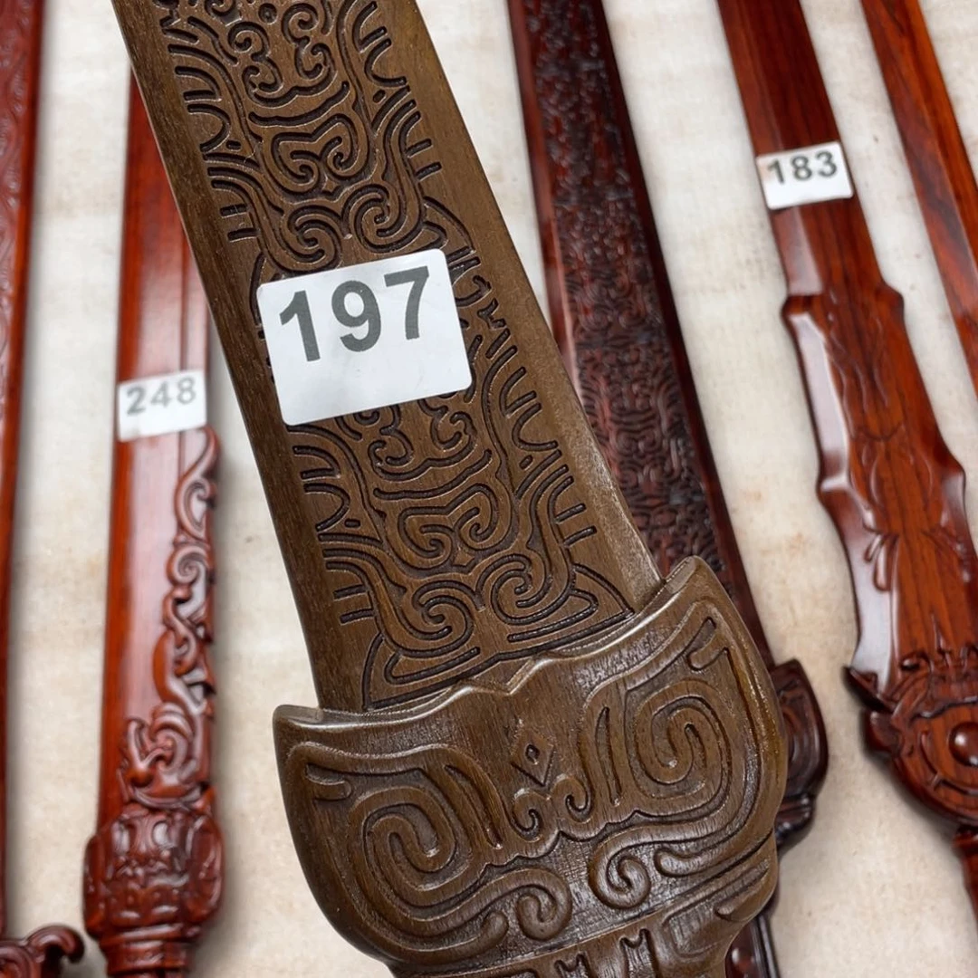 非洲紫檀（红花梨）举****?编号197轩辕剑重蚁木