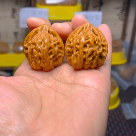 吊坠文玩核桃红豆