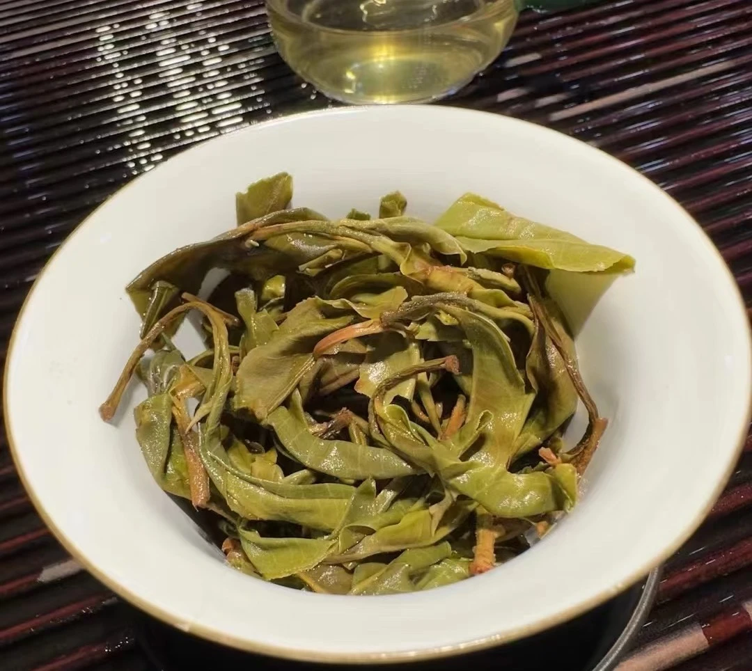 2020年昔归大树头春357克饼【普洱生茶】