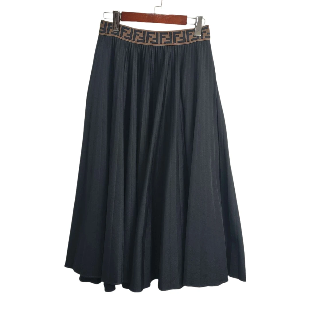 全新未使用 FENDI/芬迪 001606 黑色桑蚕丝长裙 42码