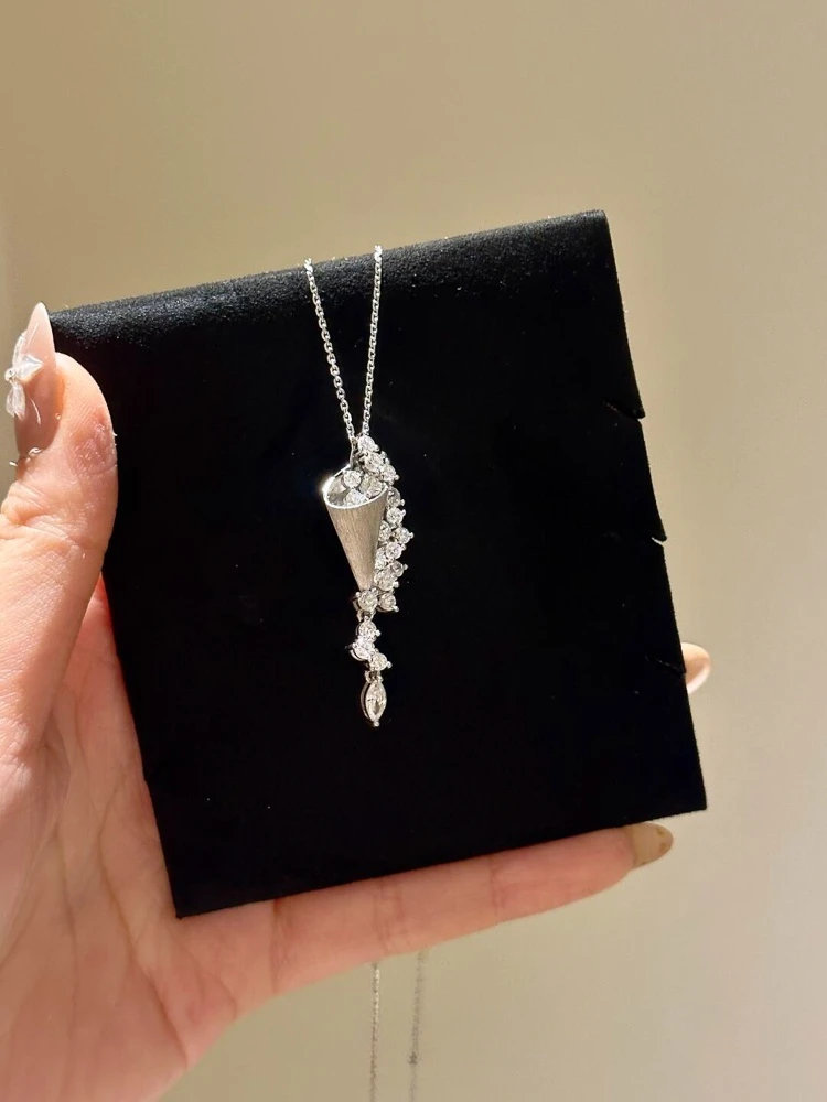 铜合金项链 中古爆闪星河沙漏项链轻奢小众设计高级感气质锁骨链