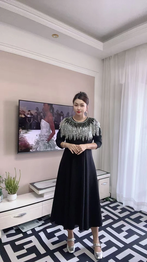 重工亮片法式气质收腰拼接高级连衣裙大码女装轻奢显瘦遮肚子