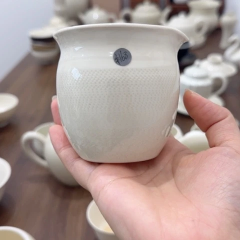 微微瑕定瓷跳刀纹公道杯