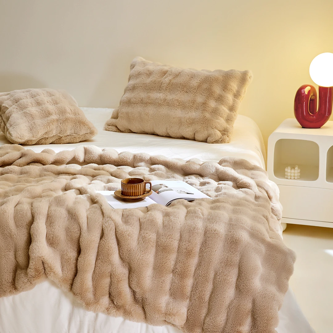 【纳兰专属】LOVO乐蜗  轻奢防静电双层仿兔毛毯