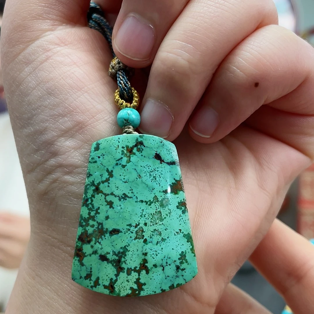 绿松石颈饰未镶嵌