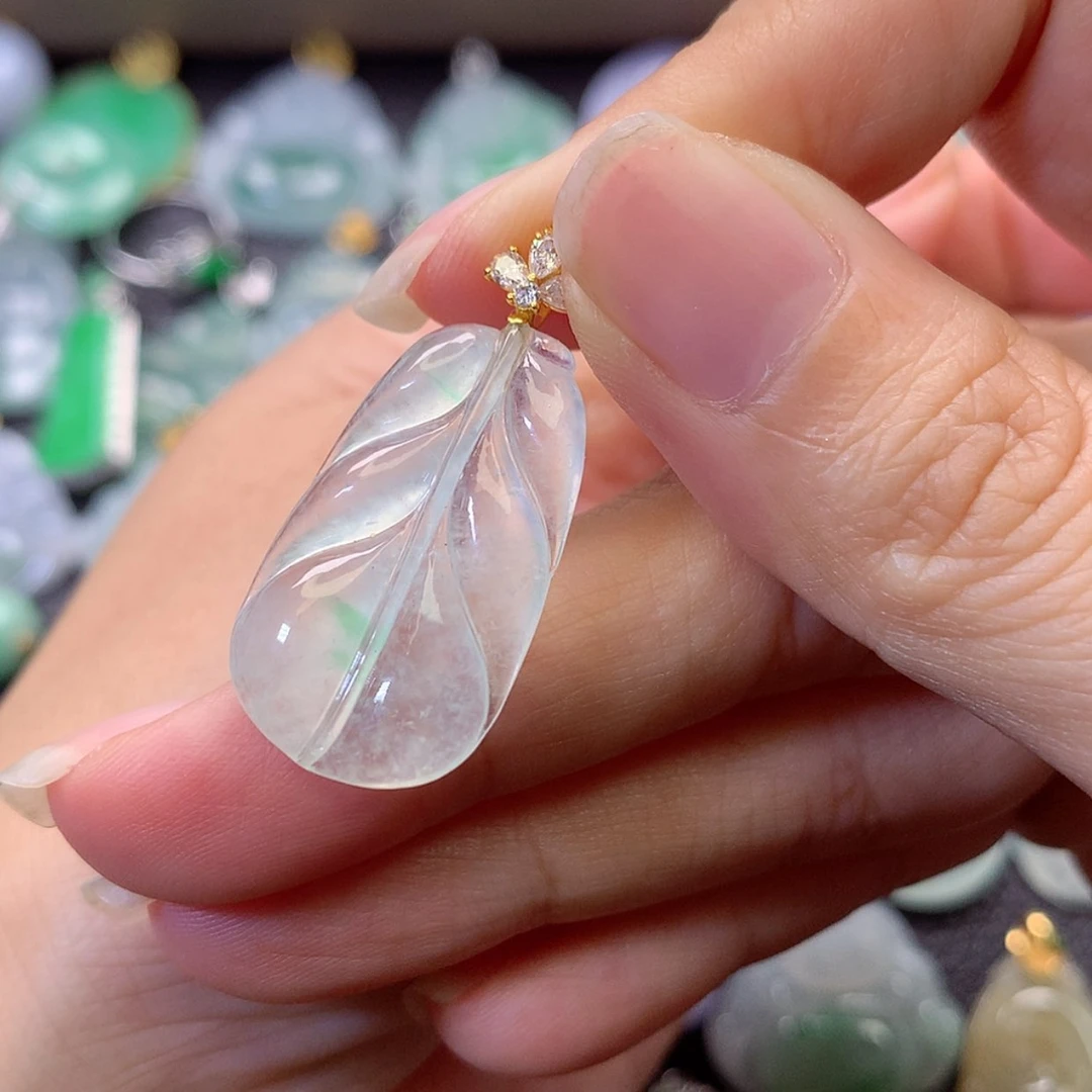 【闪购商品】吊坠(赠链)18K金镶嵌翡翠