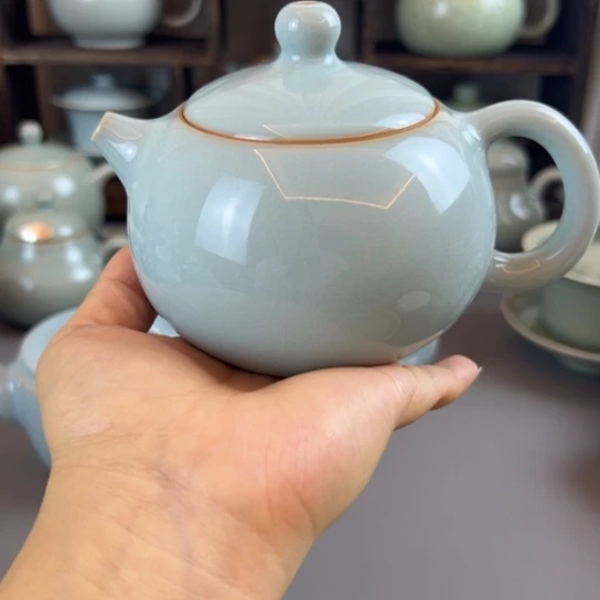 空***纯手工微瑕西施壶