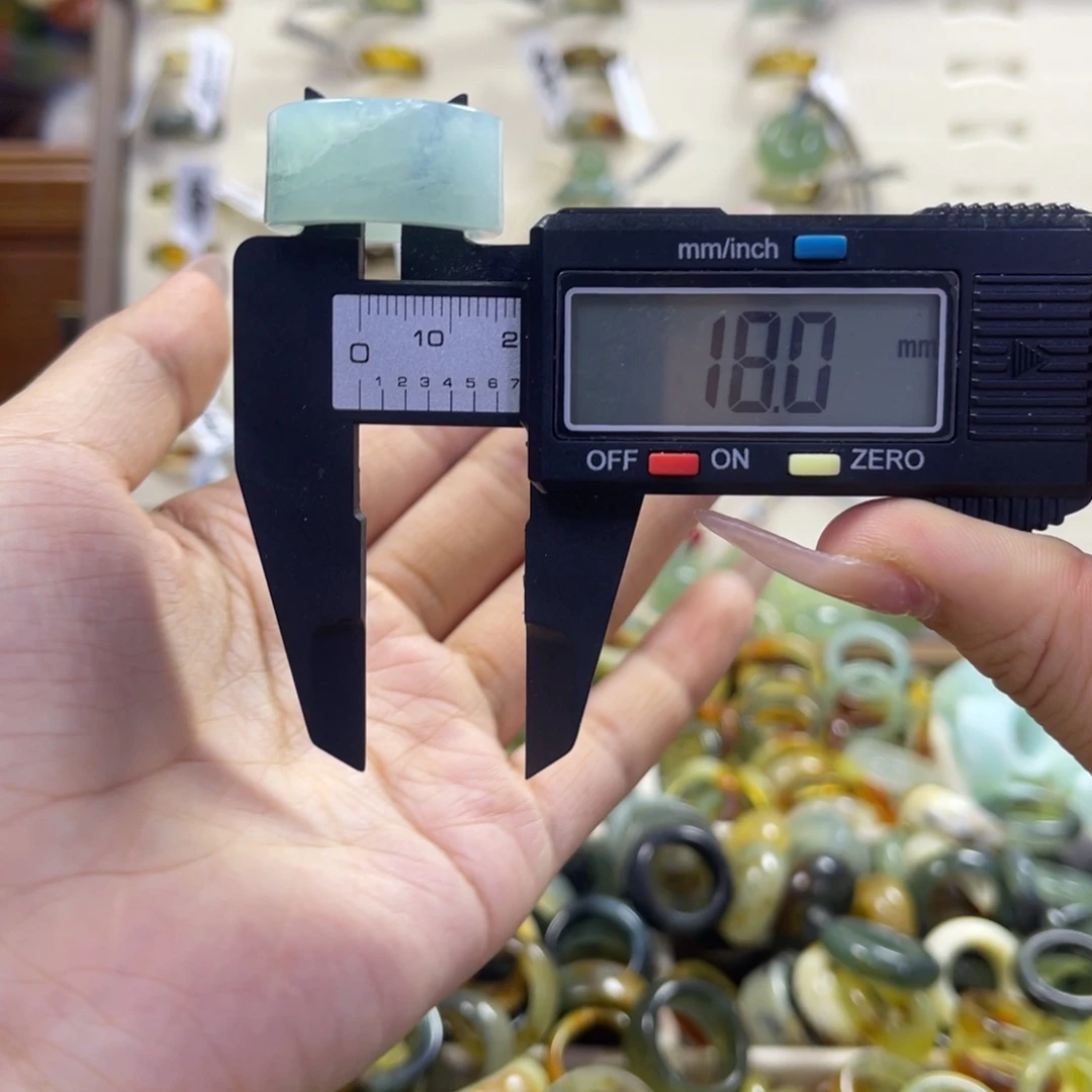 蛇纹石玉未镶嵌手镯42