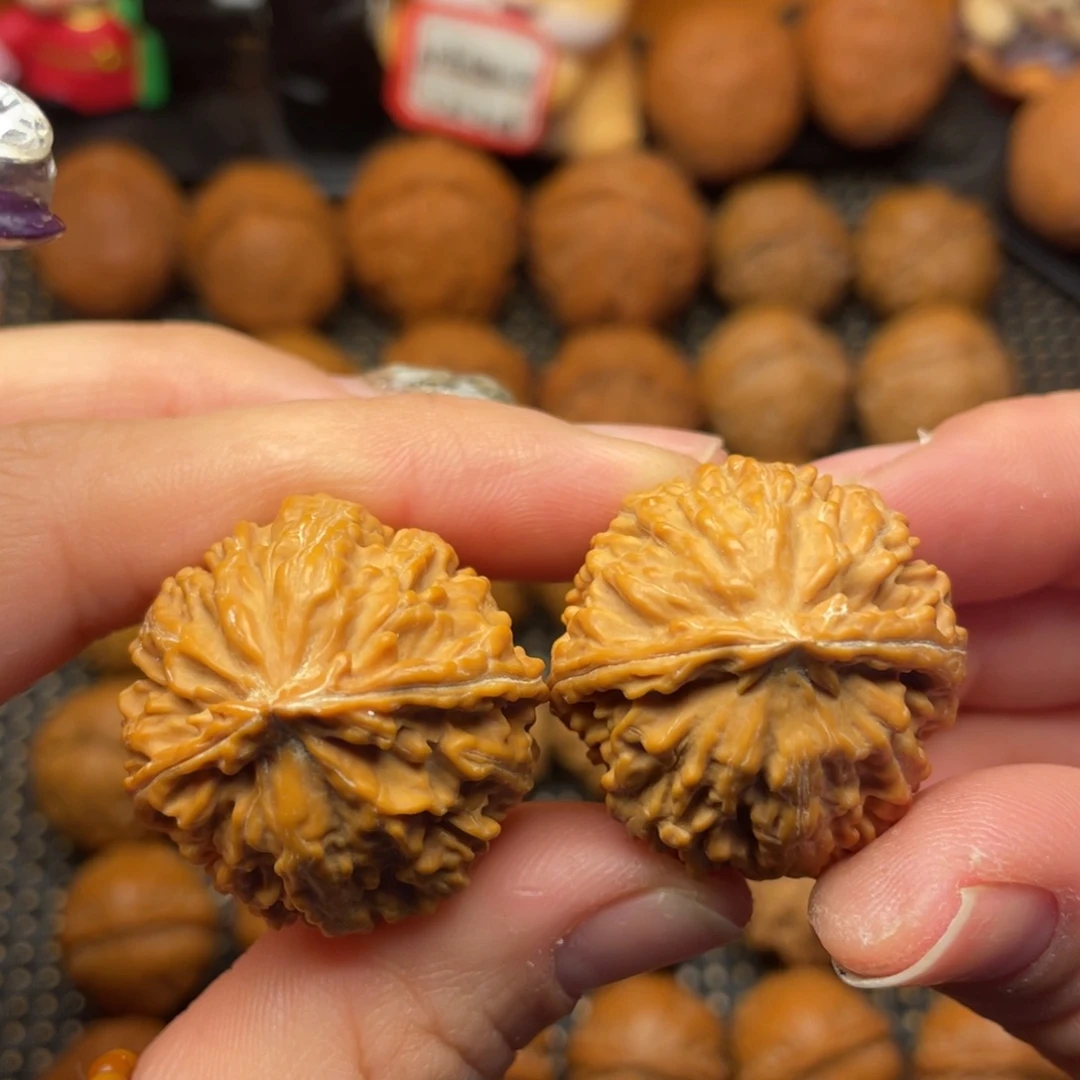 文玩核桃吊坠30尺全品绣球80017