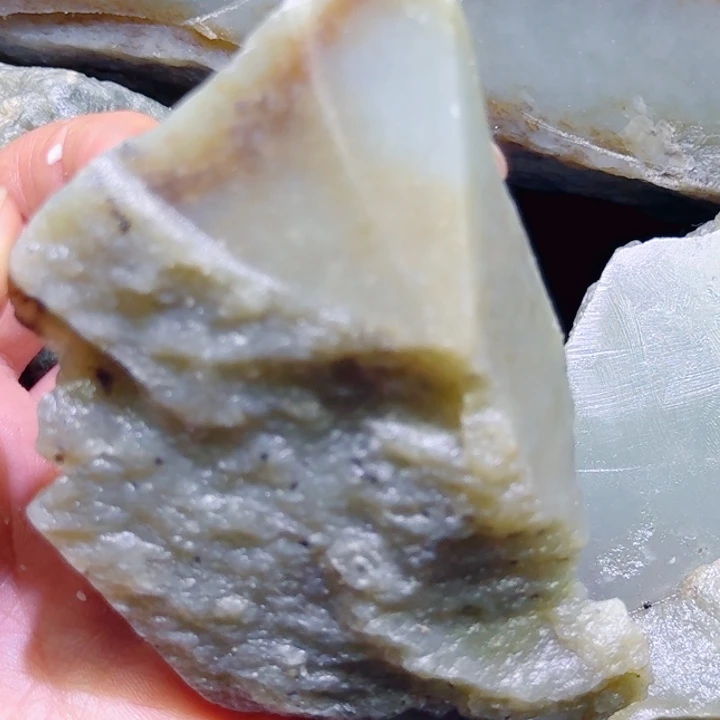 和田玉未镶嵌珠宝半成品