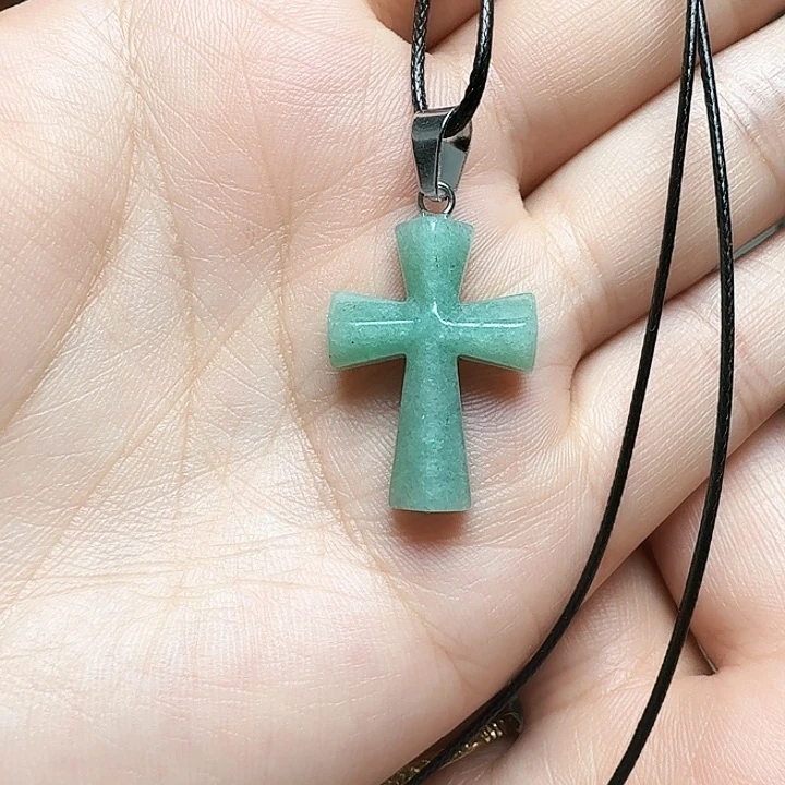 东陵石合金颈饰吊坠